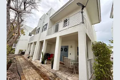 1033 SW 9th Ct #M-2, Miami, FL 33130 - Photo 1