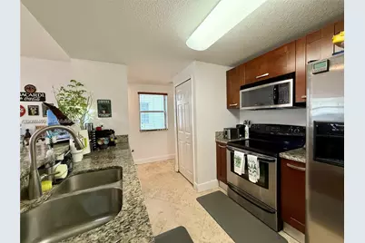 1033 SW 9th Ct #M-2, Miami, FL 33130 - Photo 5