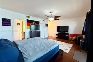 1033 SW 9th Ct, Miami, FL 33130 - Photo 15