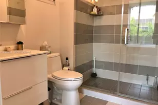 1700 Meridian Ave, Miami Beach, FL 33139 - Photo 9