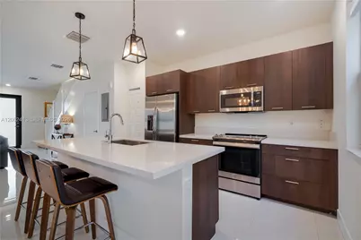 10425 NW 82nd St #4, Doral, FL 33178 - Photo 9