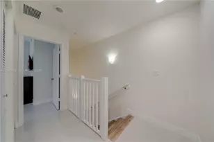 10425 NW 82nd St, Doral, FL 33178 - Photo 15