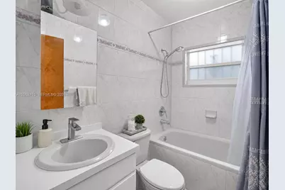 2815 NW 14th St, Miami, FL 33125 - Photo 7