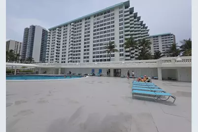 2899 Collins Ave #940, Miami Beach, FL 33140 - Photo 17