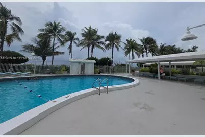 2899 Collins Ave #940, Miami Beach, FL 33140 - Photo 19