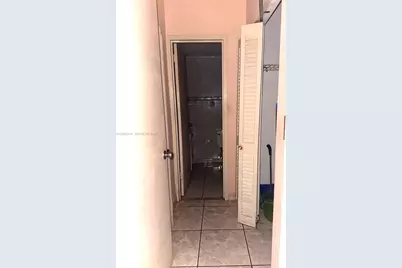 2899 Collins Ave #940, Miami Beach, FL 33140 - Photo 31