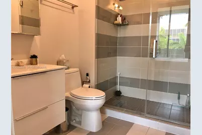 1700 Meridian Ave #303, Miami Beach, FL 33139 - Photo 9