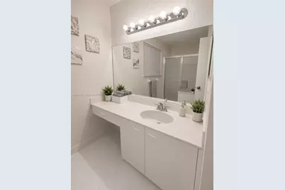 1472 NW 154th Ln, Pembroke Pines, FL 33028 - Photo 3