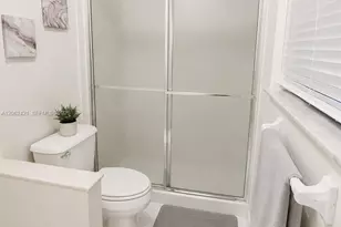 1472 NW 154th Ln, Pembroke Pines, FL 33028 - Photo 5