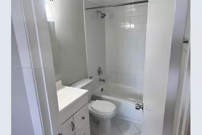 8075 NW 7th St #403, Miami, FL 33126 - Photo 19