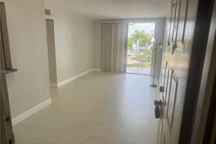 8075 NW 7th St, Miami, FL 33126 - Photo 15