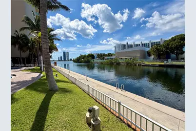 3330 NE 190th St #2711, Aventura, FL 33180 - Photo 55