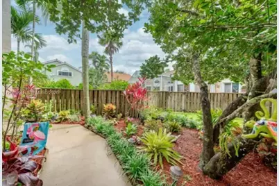 10157 NW 4th St #1, Plantation, FL 33324 - Photo 3