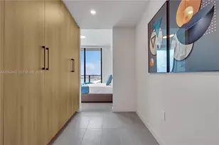 121 NE 5th St, Miami, FL 33132 - Photo 11