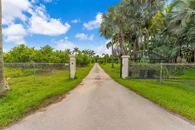 26500 SW 217th Ave, Homestead, FL 33031 - Photo 3