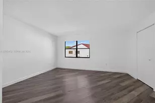 9429 Fontainebleau Blvd, Miami, FL 33172 - Photo 15