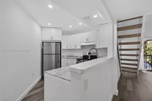 9429 Fontainebleau Blvd, Miami, FL 33172 - Photo 7