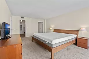 555 NE 15th St, Miami, FL 33132 - Photo 9