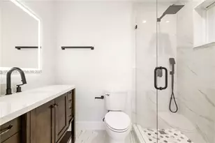 2111 N 14th Ct, Hollywood, FL 33020 - Photo 21