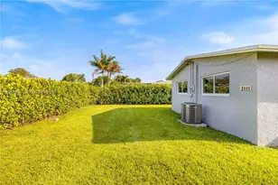 2111 N 14th Ct, Hollywood, FL 33020 - Photo 23