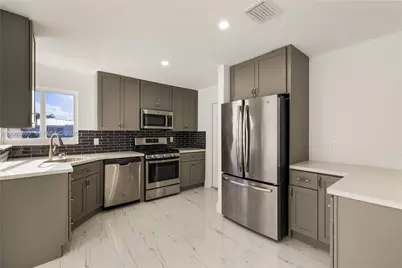2111 N 14th Ct, Hollywood, FL 33020 - Photo 11