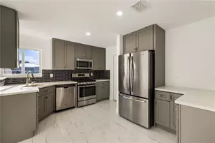 2111 N 14th Ct, Hollywood, FL 33020 - Photo 11