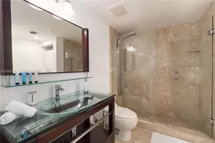 1750 N Bayshore Dr, Miami, FL 33132 - Photo 15
