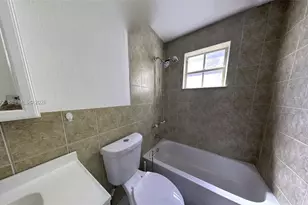 8630 SW 3rd St, Pembroke Pines, FL 33025 - Photo 19