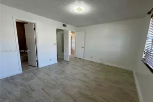 8630 SW 3rd St, Pembroke Pines, FL 33025 - Photo 13