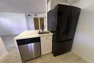 8630 SW 3rd St, Pembroke Pines, FL 33025 - Photo 11