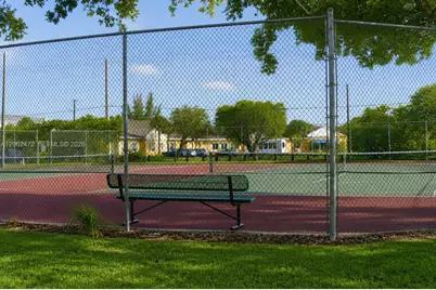 8630 SW 3rd St #101, Pembroke Pines, FL 33025 - Photo 37