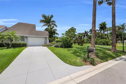 6879 Palm Grove Ct, Palm Beach Gardens, FL 33418 - Photo 1