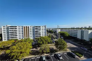 319 NE 14th Ave, Hallandale Beach, FL 33009 - Photo 3