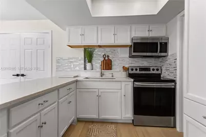 1000 NW 23rd Ter, Pompano Beach, FL 33069 - Photo 13