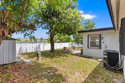 1000 NW 23rd Ter, Pompano Beach, FL 33069 - Photo 49