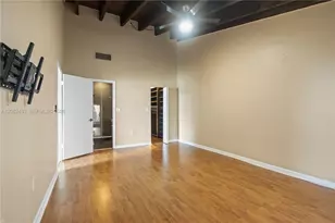 10398 Orange Ct, Pembroke Pines, FL 33026 - Photo 17
