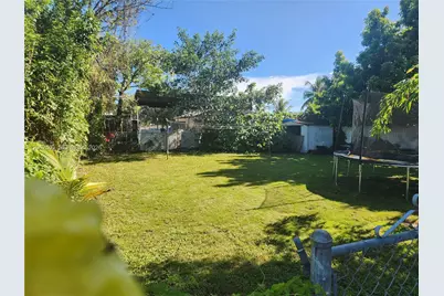 836 NW 98th St, Miami, FL 33150 - Photo 13