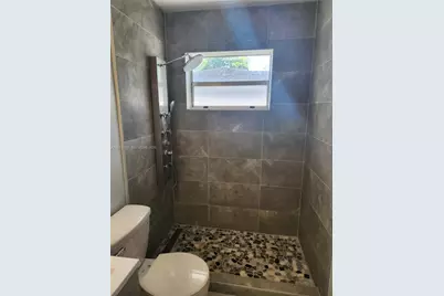 836 NW 98th St, Miami, FL 33150 - Photo 3