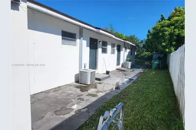 836 NW 98th St, Miami, FL 33150 - Photo 11