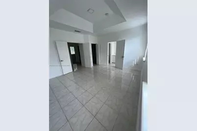 4847 NW 108th Ct, Doral, FL 33178 - Photo 7