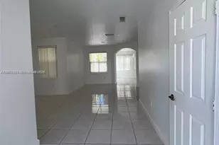 4847 NW 108th Ct, Doral, FL 33178 - Photo 3