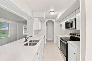 365 NW Curtis St, Port Saint Lucie, FL 34983 - Photo 11