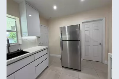 9016 NW 35th Ct, Miami, FL 33147 - Photo 7