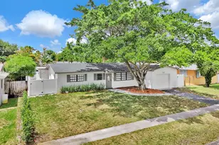 7710 NW 6th Ct, Pembroke Pines, FL 33024 - Photo 3