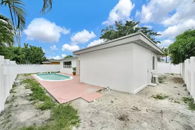 7710 NW 6th Ct, Pembroke Pines, FL 33024 - Photo 25