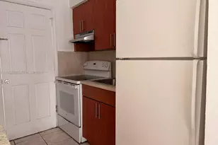 2441 NW 13th St, Miami, FL 33125 - Photo 9