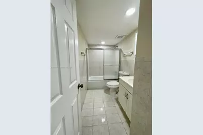 5625 W 20th Ave #215, Hialeah, FL 33012 - Photo 17