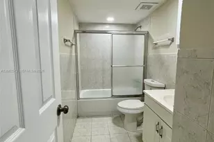5625 W 20th Ave, Hialeah, FL 33012 - Photo 17