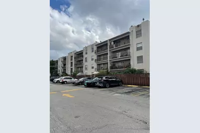 5625 W 20th Ave #215, Hialeah, FL 33012 - Photo 1