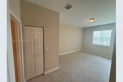 1015 NE 208th St, Miami, FL 33179 - Photo 11